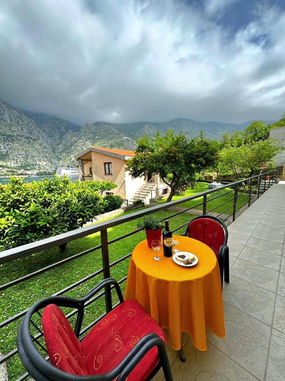 Apartments Andrija Kotor Buitenkant foto